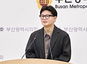 �ѵ��� ����¿� �츮�� � ���� �״´١��ϱ� ���� ���� � ���ơ�(����)