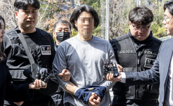 �λ� �װ��� ���� ���� ������ ���ӿ��� �ߺ�