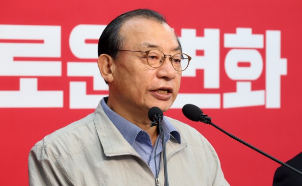 "�ò������� �а� ���ڴ�"�� ������, ���� '��õ ��ȫ' ���鵹�� �û�