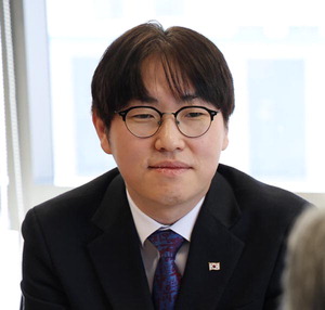 ������ ���ϰ�, � �� ��� ���� �⸶ �ӹ�? ���ߡ��ѵ��� ���ο� ġ��