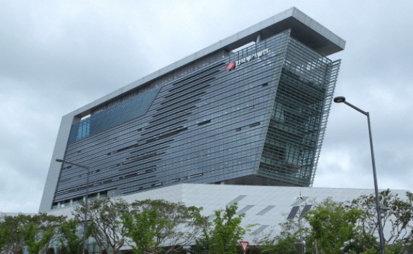 ' ' ,   178 ä롦 10