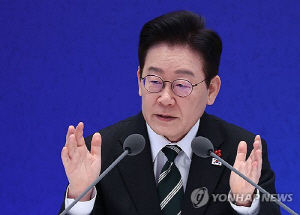 ÀÌ ´ëÅë·É ±¹Á¤¼öÇà '±àÁ¤' Áö³ÁÖ¿Í µ¿ÀÏÇÑ 53.1%