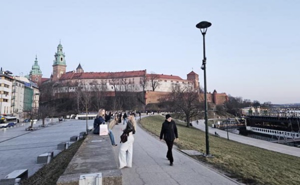 �����л��� ����� �Ƹ��ٿ� �߼����ð� �����ϴ� ������ȭ ����