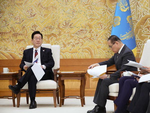 � �����ճ�Ÿ�̡� �Ű� �� ù ��١������������ ����