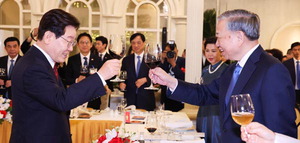 �ѡ���Ʈ�� ���� �� ���¡�� ��ȫ���� ���� �Բ� �����ڡ�