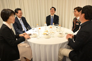 ����, ���� ȫ���� ����� ���⡦���� ���۷ι��� �ܸ顱 å�ӷ� �ݰ�