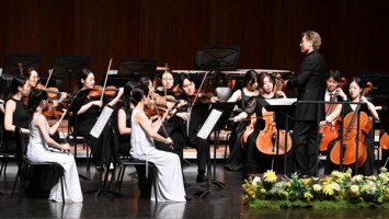 �귱ġ �ܼ�Ʈ�� ù�� ����ȭ ����Ÿ�����λ� ��� ��������