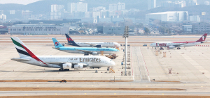 µÎ¹ÙÀÌ¿¡ ¹ß ¹ÀÎ ¿©Çà°´ 40¿©¸í ±Í±¹