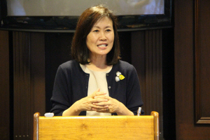  Ʈ����, 2�� ù ���Ѵ�翡 �ѱ��� �̼� �� ��ƿ ����