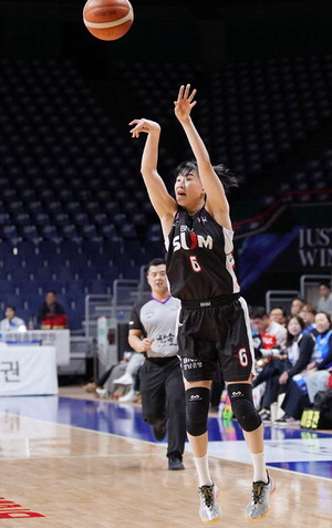 °À̽½ ³Ñº¸´Â À̼ÒÈñ ¡®3Á¡½¸ ¿©¿Õ¡¯ ÇâÇØ ½ð´Ù