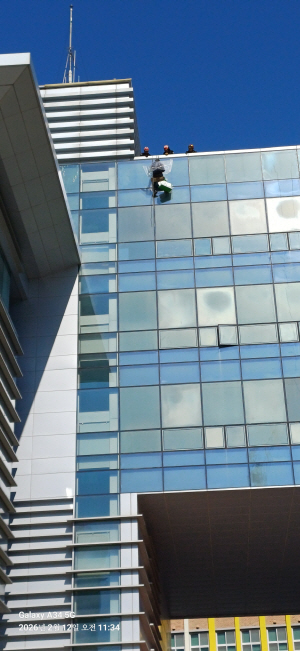 ��û ���� �Ŵ޸� ����û�� ��û�� ��ǥ ���и� ��� �޶�