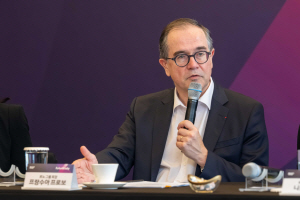 ���λ���� ǰ�� �ְ� ���꼺 ������ ������