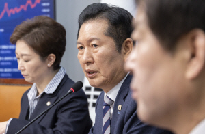 �� ����� SNS ����ǳ � "�ܱ��翡 �� ȹ" � "�ܱ�����"