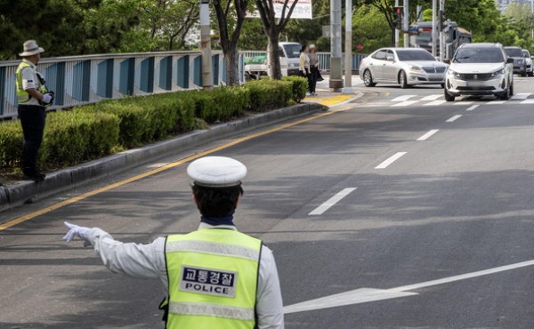 ��ȸ�� �Ͻ����� �ܼӿ��� ������� ���� ����