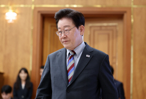 李대통령, 지뢰사고 부상 장병 위문…“충분히 예우” 약속