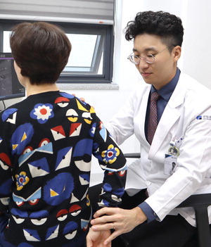  ʹ  ȿö󰡡ʰ ʱġ ߿