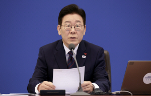 ì° "¸íºÐ°ú ´ëÀÇ ¸Å´Þ·Á È¥¶õ¸¸ °¡Áß½ÃŲ´Ù¸é °³ÇõÀ̶ó ÇÒ ¼ö ¾ø¾î"