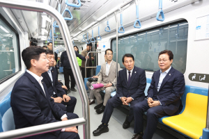 박완수 지사, 양산도시철도 시승…“동남권 광역철도도 조속히 추진해야”