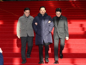 ����, �� �ܽİ����� ����Ư�ˡ� �ѷ¡�� ����õ���� �º�