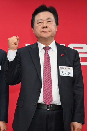 ���� â������ �ĺ� �漱�� ������ 1��