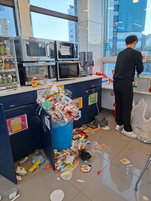 Ä·ÆÛ½º ¸ÅÁ¡¿¡µµ ºÒ¾î´ÚÄ£ ¡®¹«ÀÎÈ ¹Ù¶÷¡¯