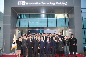 �λ�� IT�� Ȱ¦��AI �ô� ���������� �̲���