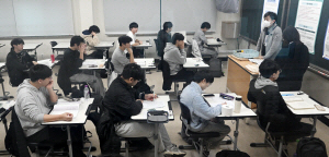 ���� ��ϱ� �λ󿡡��۳� �������� 15�� ���� �ִ��� ���