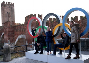 �����Ӱ��ɡ� ���� �� ���������� ����ø��� ���浵 �Ѵ´�