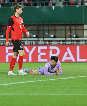 ȫ����ȣ, ����Ʈ���ƿ� 0-1 �С����� ���� 2���� ��� ����