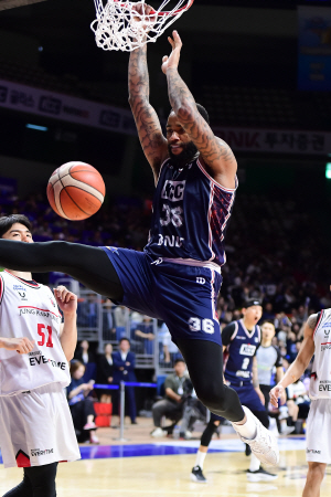 "���� 1�� ���Ҵ�" �λ� KCC, è�Ǿ������ ���� '��ŭ'